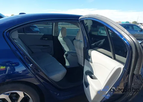 2017 Honda Accord Ex z USA, uszkodzony, nr VIN 1HGCR2F7XHA065190